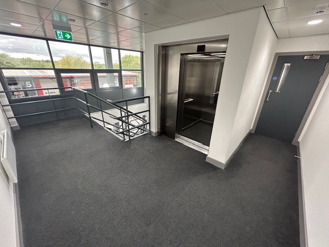 17 MOLE INDUSTRIAL ESTATE REFURBISHMENT