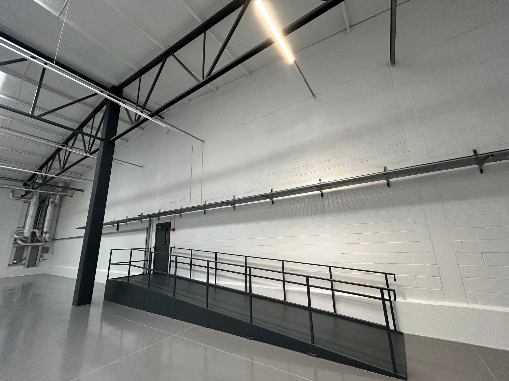 17 MOLE INDUSTRIAL ESTATE REFURBISHMENT