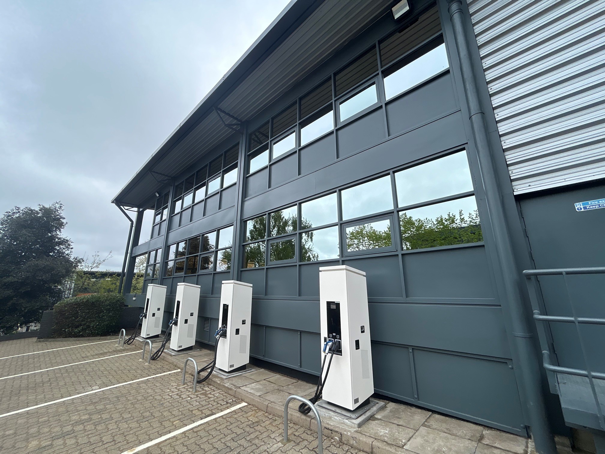 17 MOLE INDUSTRIAL ESTATE REFURBISHMENT