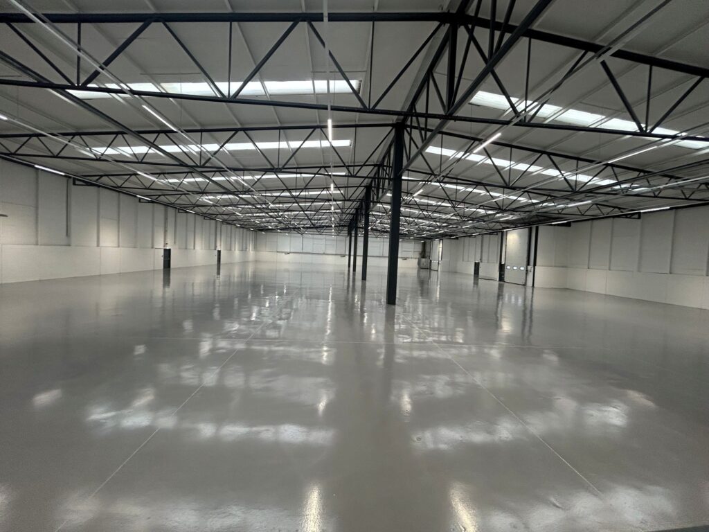 17 MOLE INDUSTRIAL ESTATE REFURBISHMENT